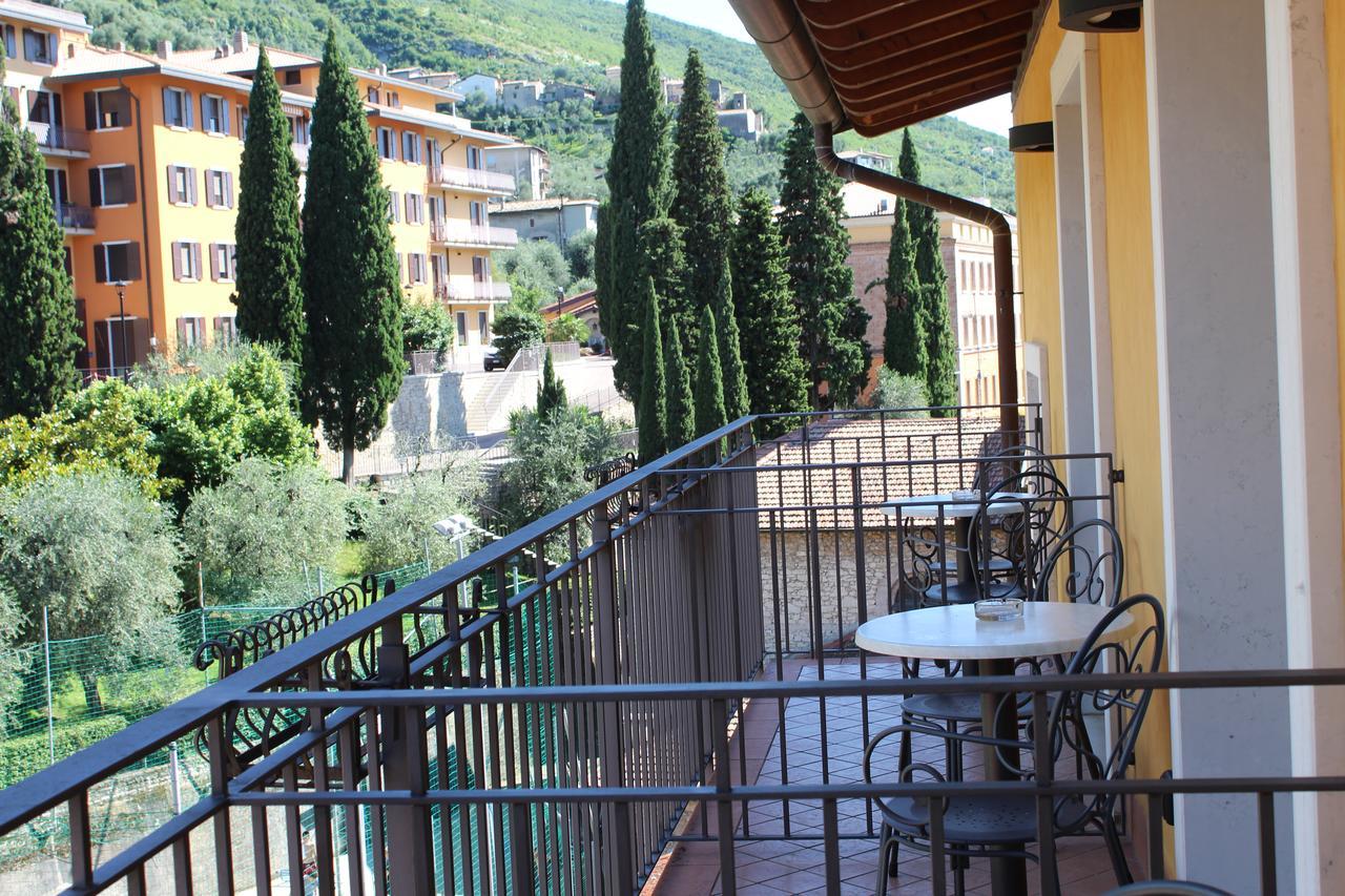 Garda Family House Hotell Castelletto Di Brenzone Exteriör bild